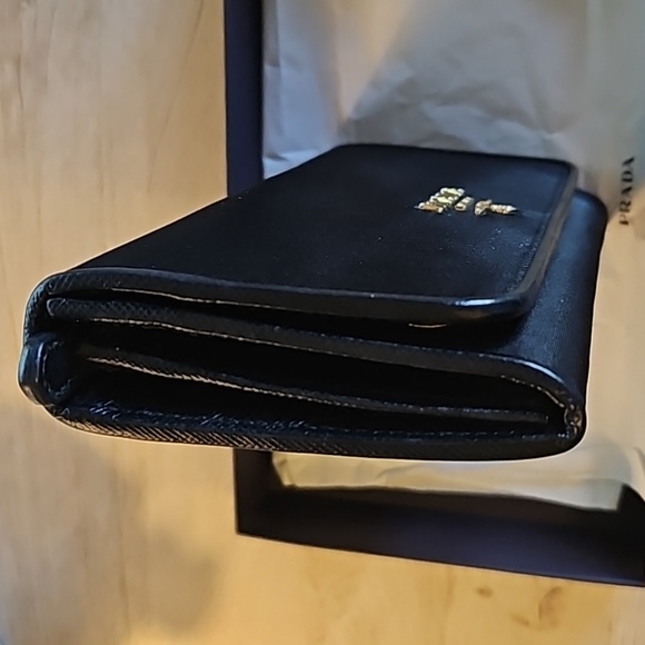 Prada Black Nylon & Saffiano wallet - includes box and card - Picture 6 of 16